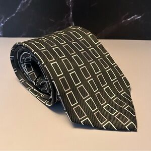 Damonte Silk Geometric Patterned Black and Gray 62” Tie